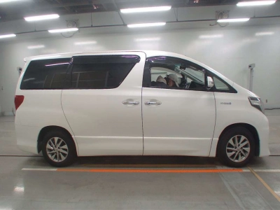 TOYOTA ALPHARD HYBRID