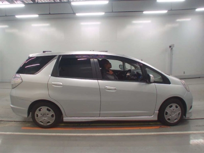 HONDA FIT SHUTTLE HYBRID