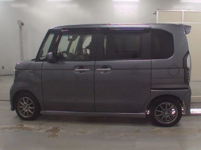 HONDA N BOX CUSTOM
