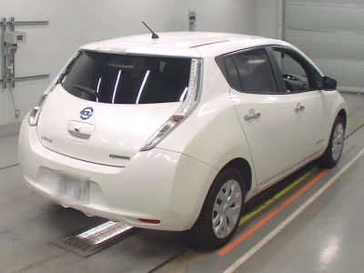 NISSAN LEAF