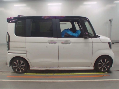 HONDA N BOX CUSTOM