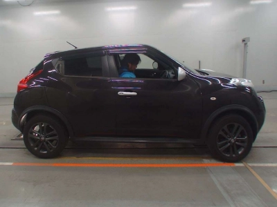 NISSAN JUKE