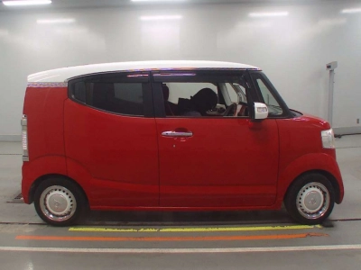 HONDA N-BOX SLASH