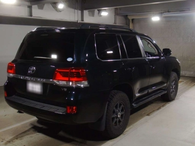 TOYOTA LAND CRUISER