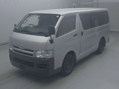 TOYOTA REGIUS VAN