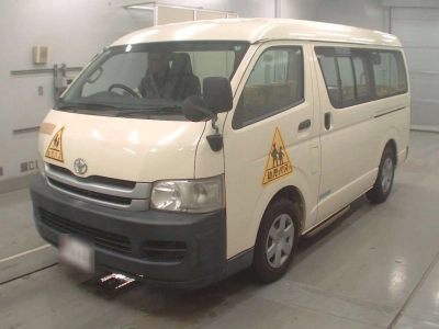 TOYOTA HIACE WAGON
