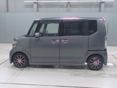 HONDA N BOX CUSTOM