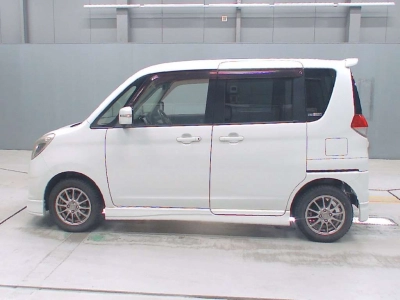 MITSUBISHI DELICA D:2