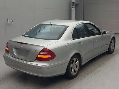 MERCEDES BENZ E CLASS
