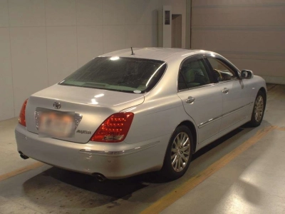 TOYOTA CROWN MAJESTA