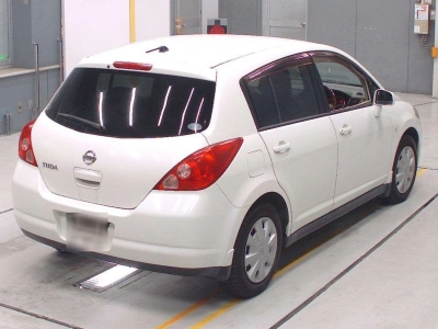 NISSAN TIIDA