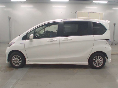 HONDA FREED HYBRID
