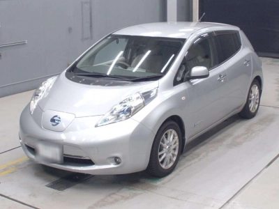 NISSAN LEAF