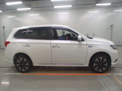 MITSUBISHI OUTLANDER PHEV