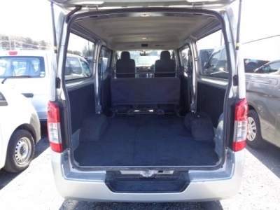 NISSAN NV350 CARAVAN