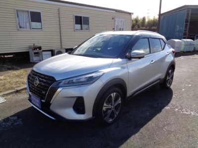 NISSAN KICKS