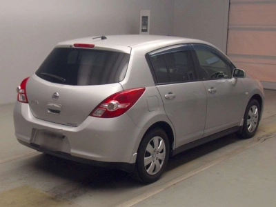 NISSAN TIIDA