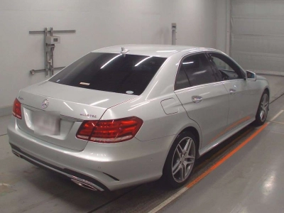 MERCEDES BENZ E CLASS