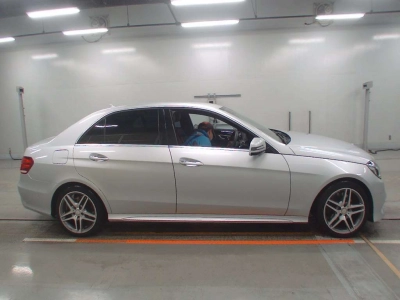 MERCEDES BENZ E CLASS