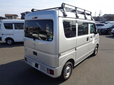 NISSAN CLIPPER VAN