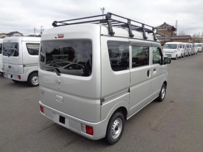 NISSAN CLIPPER VAN