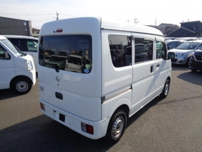 NISSAN CLIPPER VAN