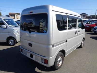 NISSAN CLIPPER VAN