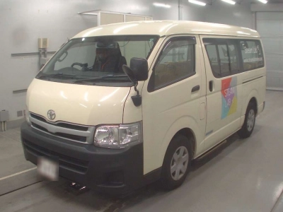 TOYOTA HIACE WAGON