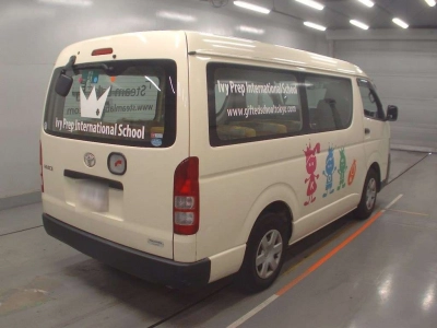 TOYOTA HIACE WAGON