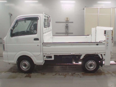 NISSAN NT100 CLIPPER