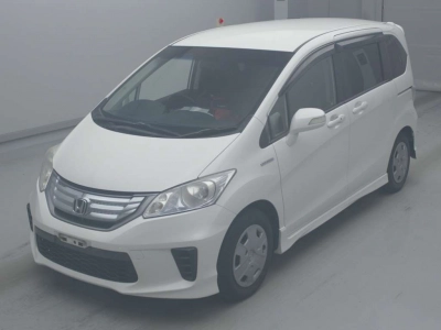 HONDA FREED HYBRID