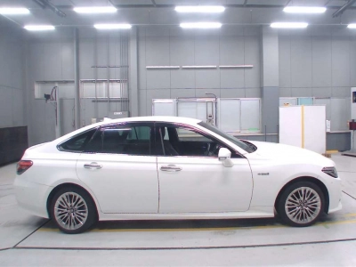 TOYOTA CROWN HYBRID
