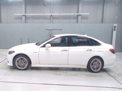 TOYOTA CROWN HYBRID