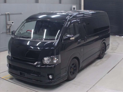 TOYOTA HIACE VAN
