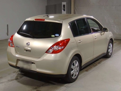 NISSAN TIIDA