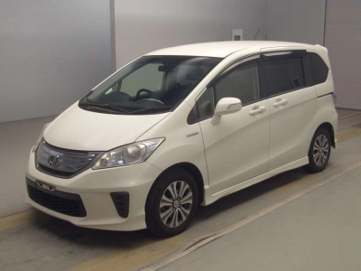 HONDA FREED HYBRID