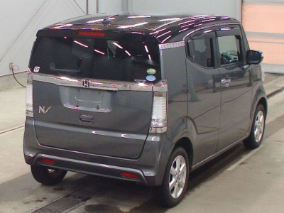 HONDA N-BOX SLASH