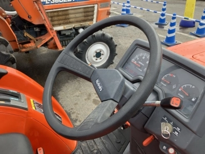KUBOTA KUBOTA