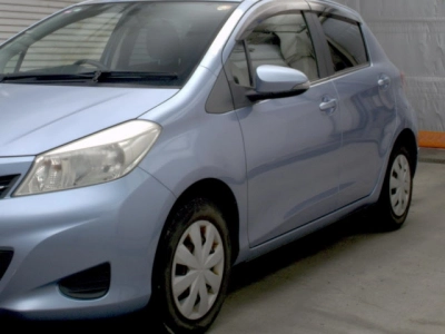 TOYOTA VITZ