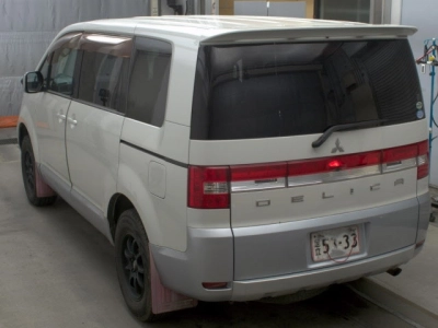 MITSUBISHI DELICA D:5