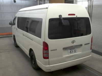 TOYOTA HIACE WAGON