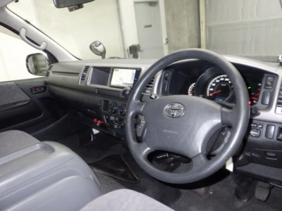 TOYOTA HIACE WAGON