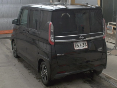 NISSAN ROOX