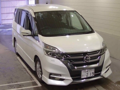 NISSAN SERENA