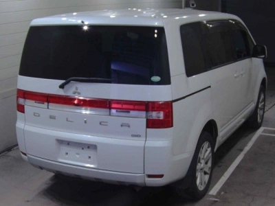 MITSUBISHI DELICA D:5