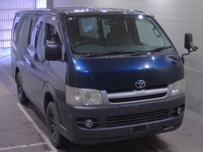 TOYOTA HIACE VAN