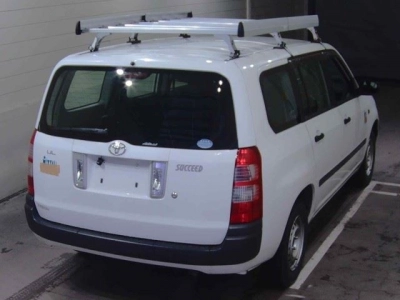 TOYOTA SUCCEED VAN