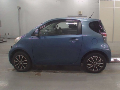 TOYOTA IQ