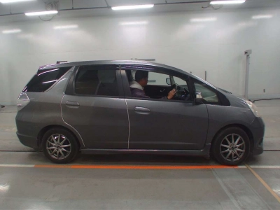 HONDA FIT SHUTTLE HYBRID