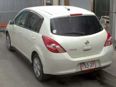 NISSAN TIIDA